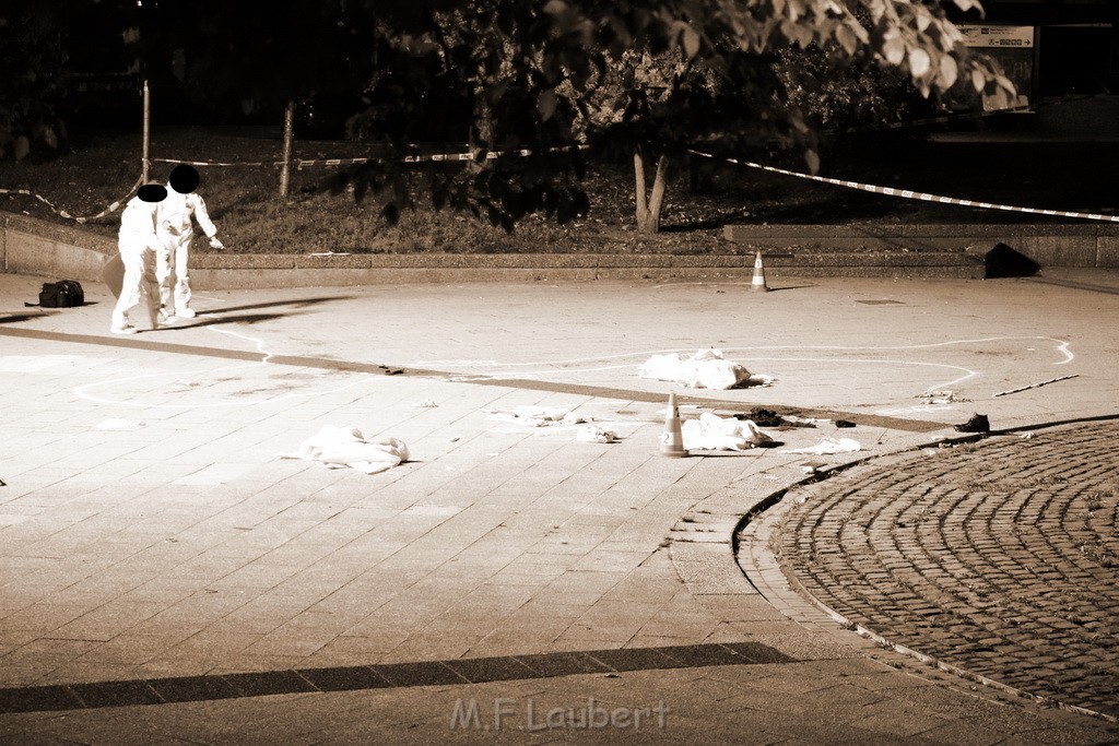 Einsatz BF Messerstecherei Koeln Neustadt Nord Eberplatz Platzmitte P165.JPG - Miklos Laubert